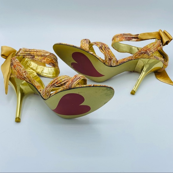 Luichiny || Paisley Fabric & Metallic Mirror Gold Heel with Ankle Strap; Size 9B - Picture 11 of 17